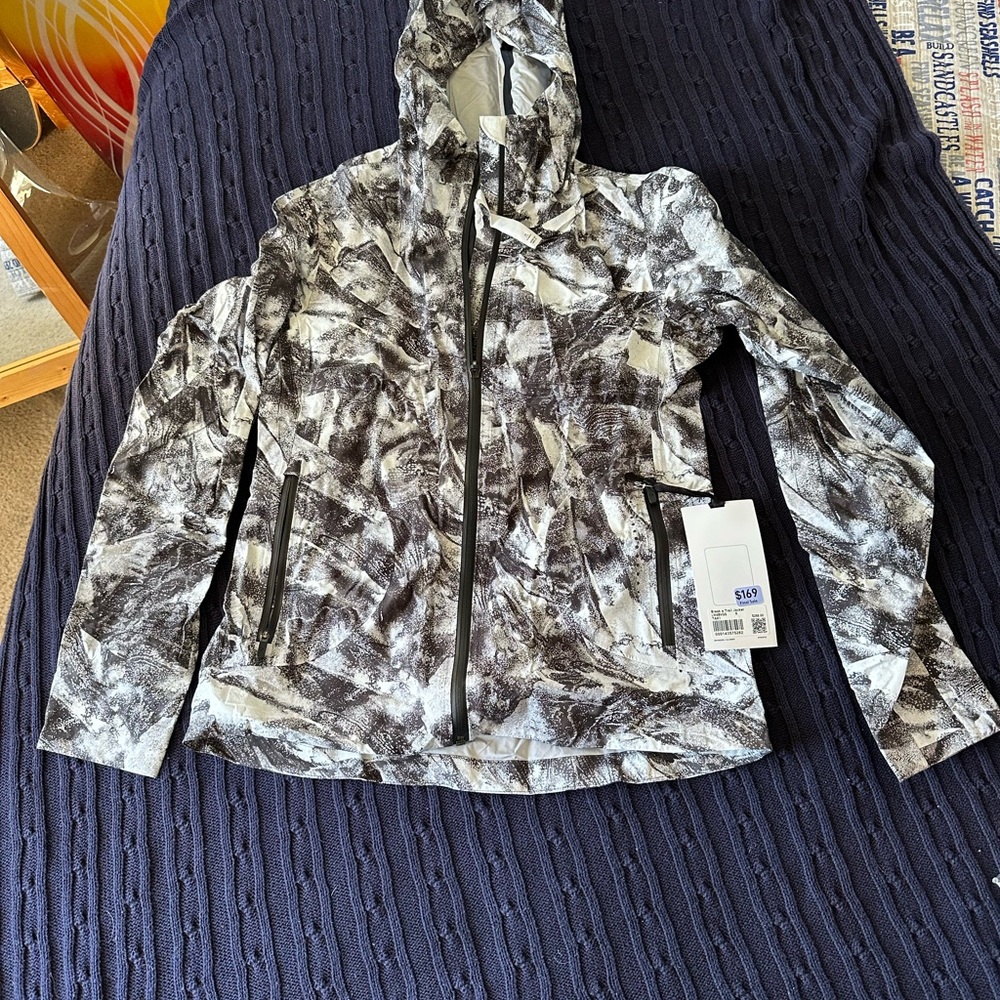 Lululemon Athletica Black and White Patterned Jacket